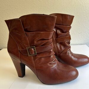 INC International‎ Concepts Brown Leather Ankle Boots With Buckles on the side